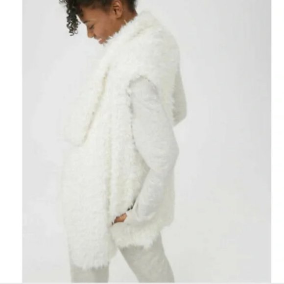 Offline Aerie NEW Sherpa Fluffy Cozy Teddy Vest Small Oversized - Picture 2 of 6